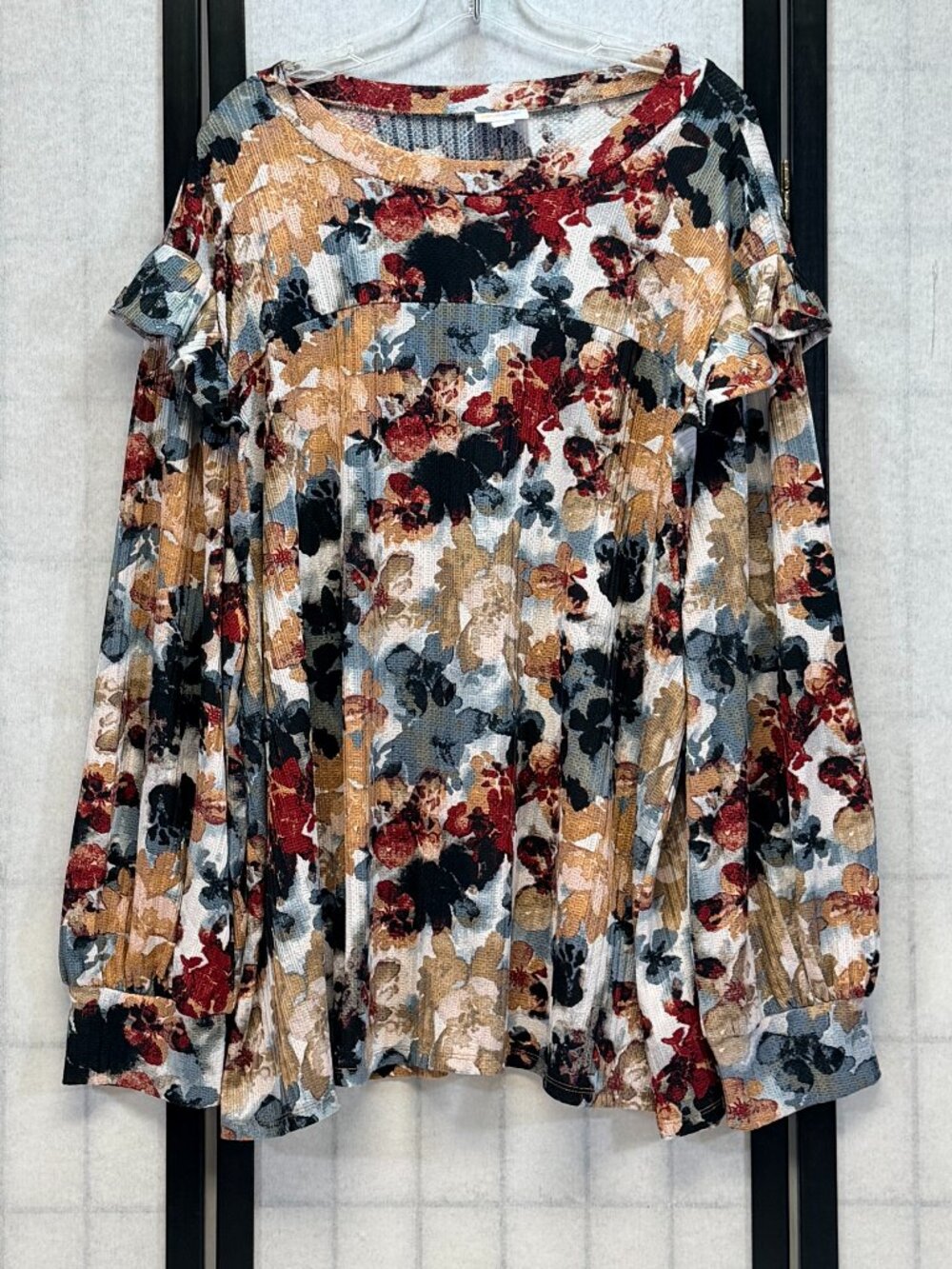 LuLaRoe Brielle 3XL Ruffle Shoulder Top Rib Knit Mottle Multicolor Scoop Neck